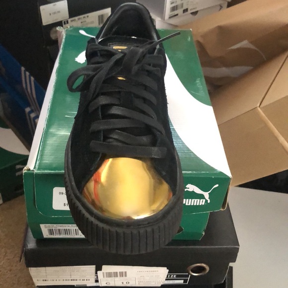 Suede Platform Pumas. - Picture 2 of 4